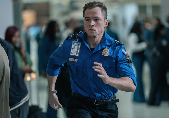 Review Film Carry-On: Ancaman di Pesawat